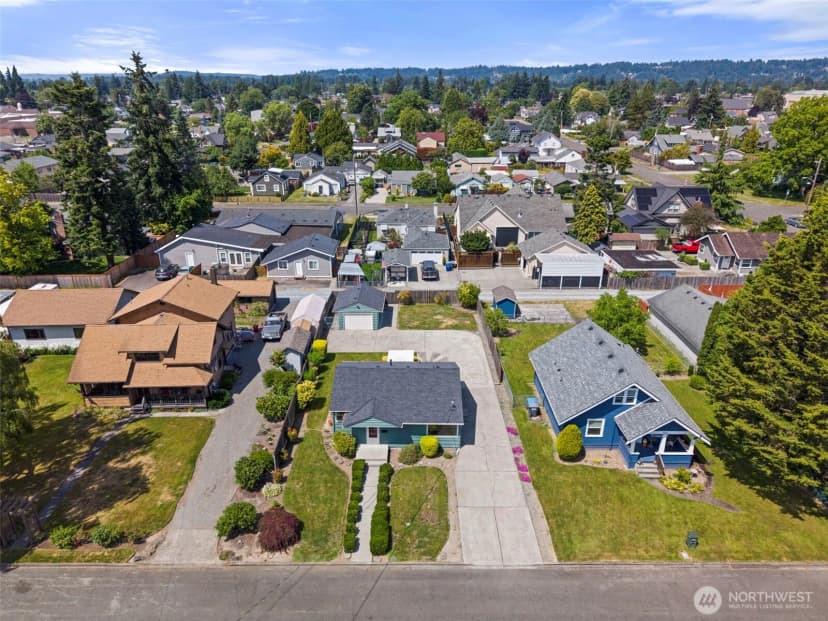 Property photo for 919 6th Avenue Sw, Puyallup photo 2