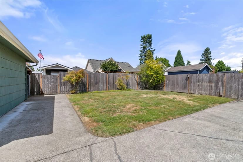 Property photo for 919 6th Avenue Sw, Puyallup photo 20