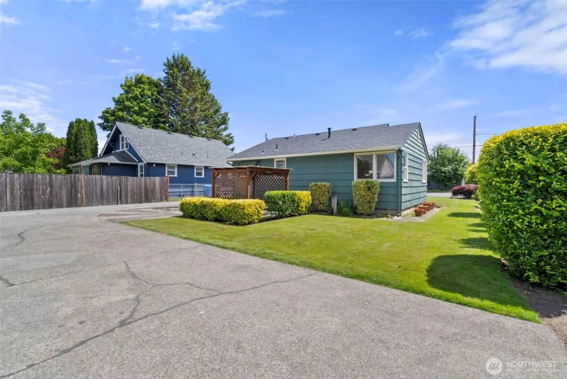Property photo for 919 6th Avenue Sw, Puyallup photo 21