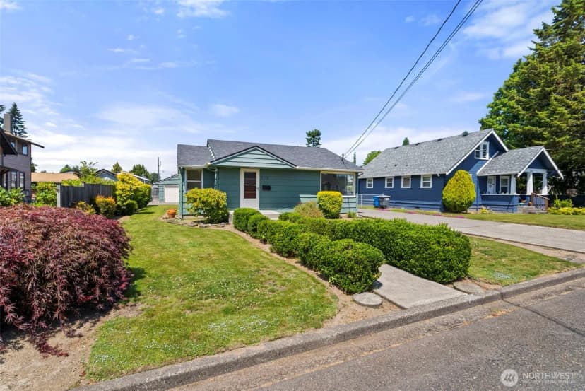 Property photo for 919 6th Avenue Sw, Puyallup