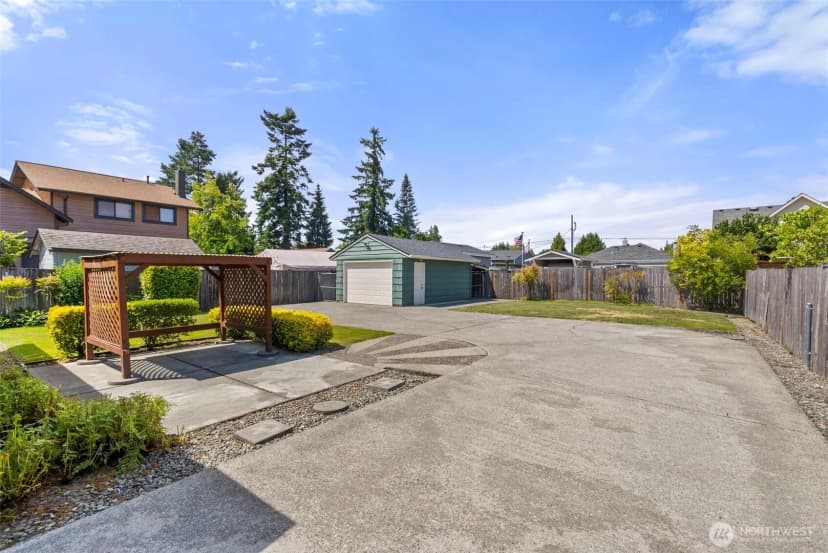 Property photo for 919 6th Avenue Sw, Puyallup photo 17
