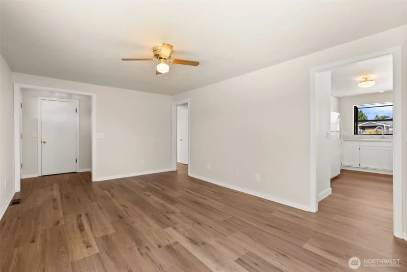 Property photo for 919 6th Avenue Sw, Puyallup photo 16
