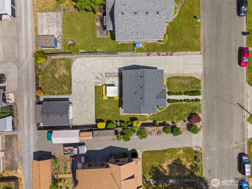 Property photo for 919 6th Avenue Sw, Puyallup photo 24