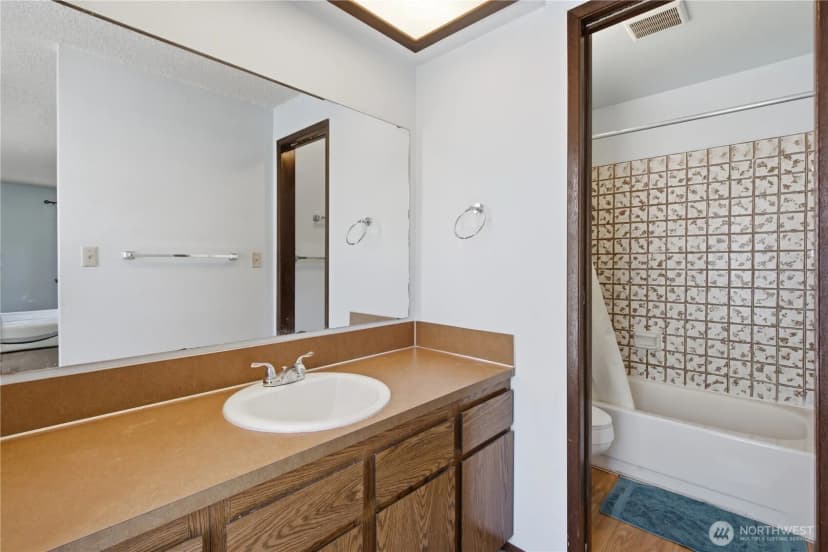 Property photo for 3706 S 255th Place, Kent photo 17