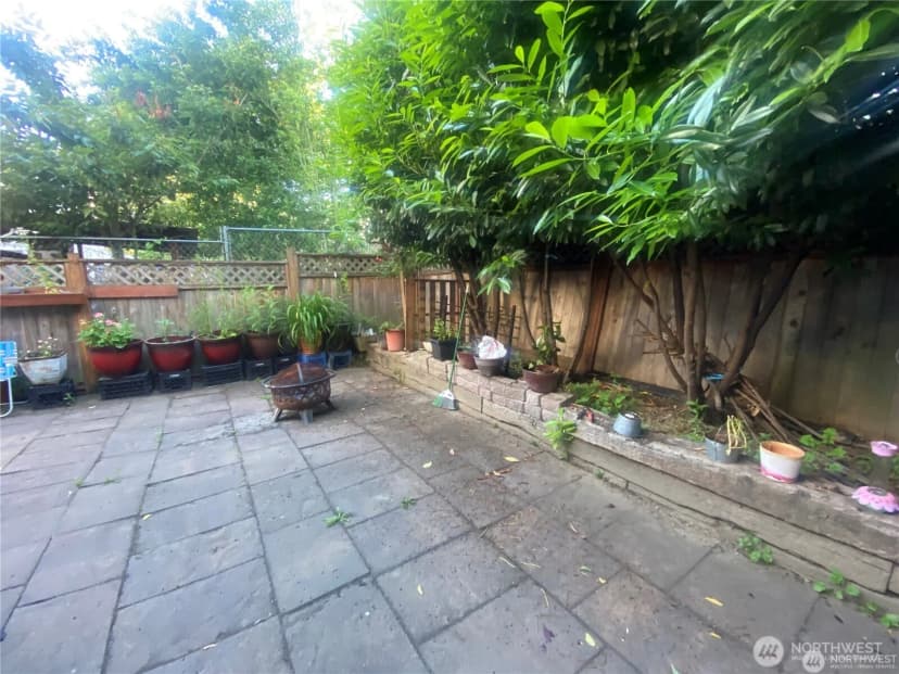 Property photo for 10453 1st Avenue Sw, Seattle photo 32