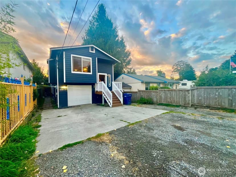 Property photo for 10453 1st Avenue Sw, Seattle