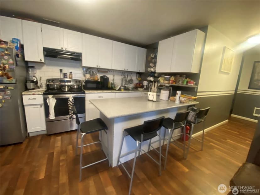 Property photo for 10453 1st Avenue Sw, Seattle photo 20