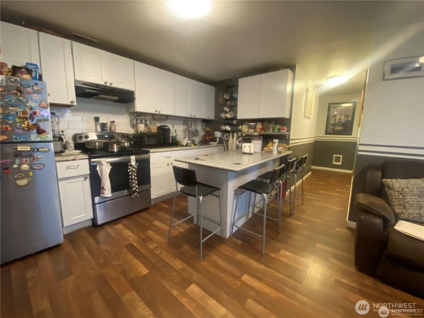 Property photo for 10453 1st Avenue Sw, Seattle photo 19