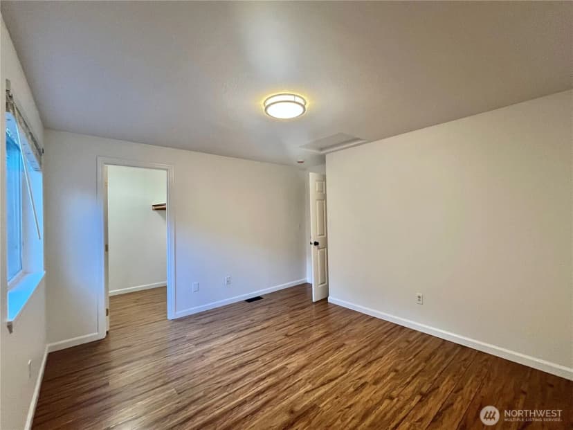 Property photo for 10453 1st Avenue Sw, Seattle photo 13