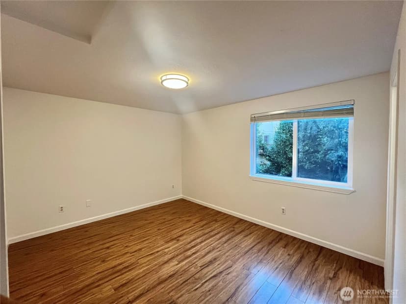 Property photo for 10453 1st Avenue Sw, Seattle photo 12