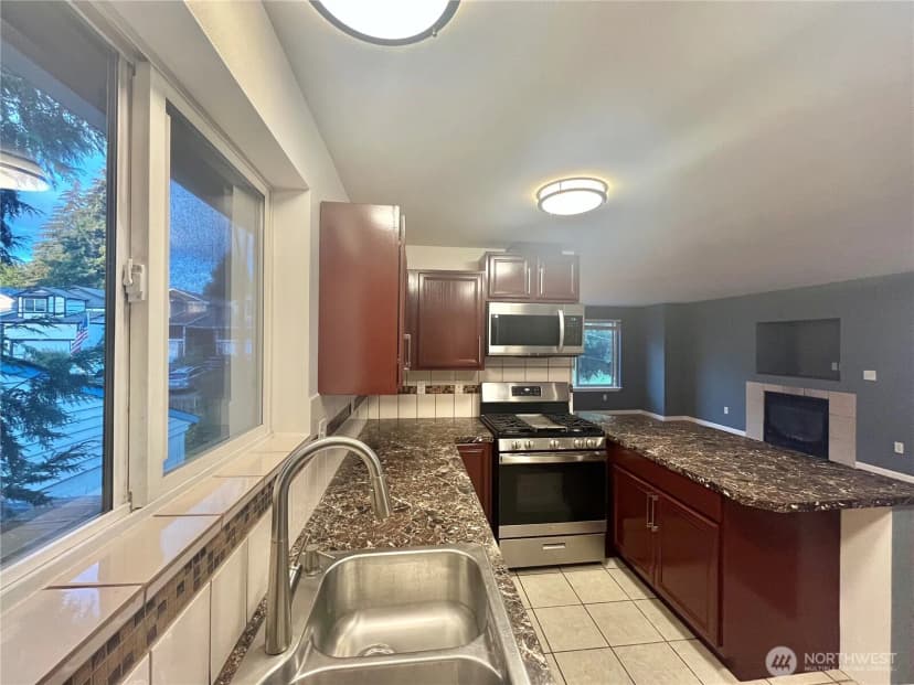 Property photo for 10453 1st Avenue Sw, Seattle photo 8