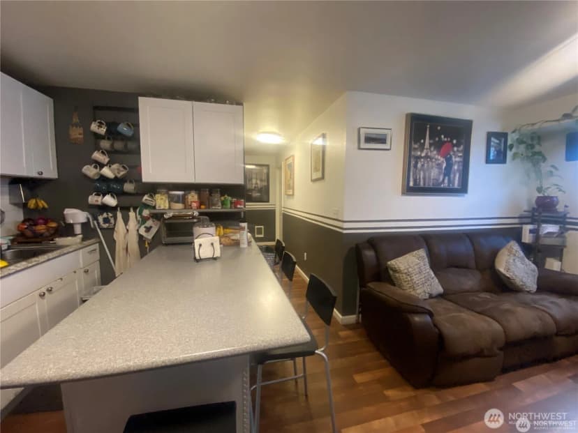 Property photo for 10453 1st Avenue Sw, Seattle photo 21
