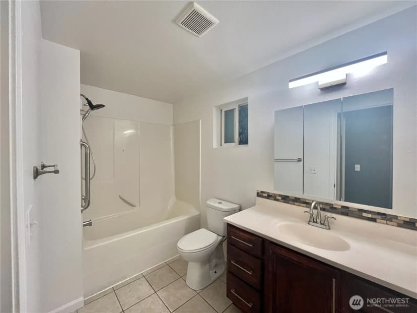 Property photo for 10453 1st Avenue Sw, Seattle photo 15