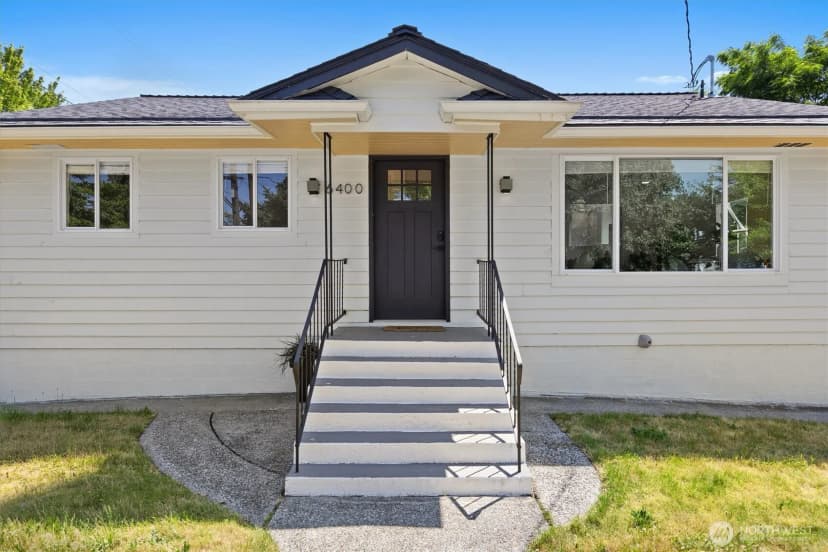 Property photo for 6400 44th Avenue S, Seattle photo 2