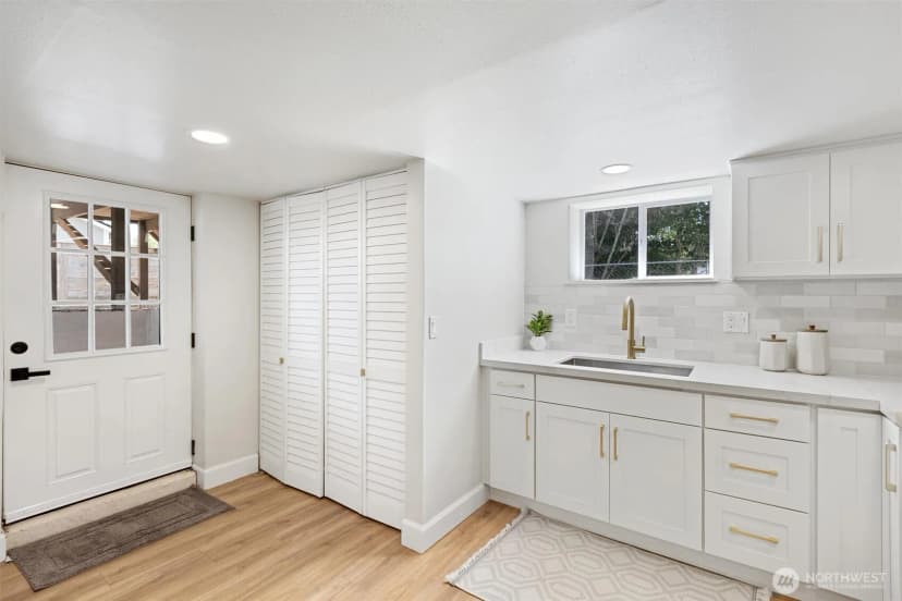Property photo for 6400 44th Avenue S, Seattle photo 21