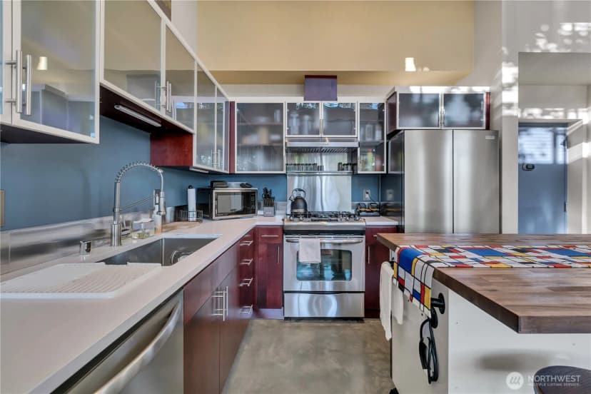 Property photo for 15100 6th Avenue Sw #221, Burien photo 31
