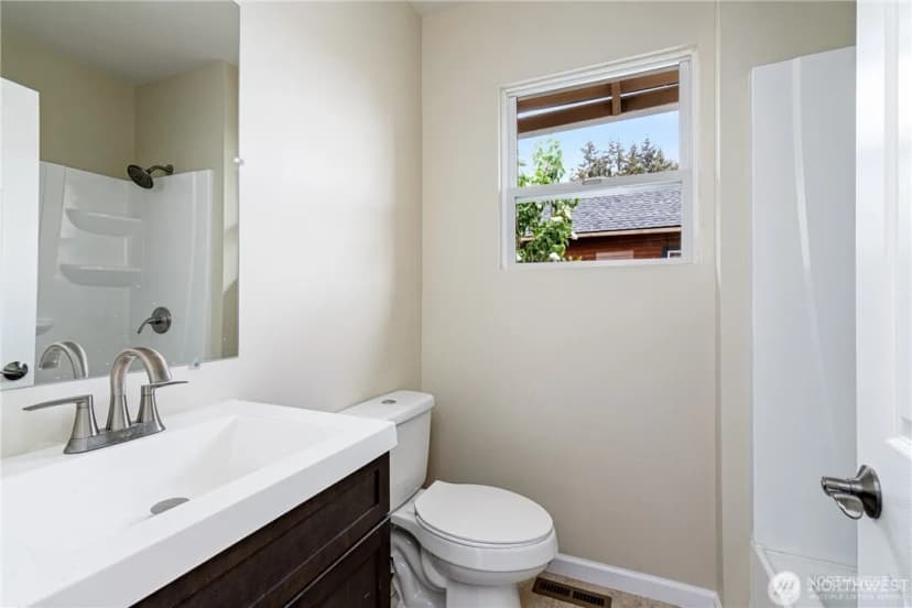 Property photo for 509 Yew Street, Centralia photo 7