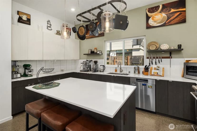 Property photo for 2602 S Ferdinand Street, Seattle photo 3
