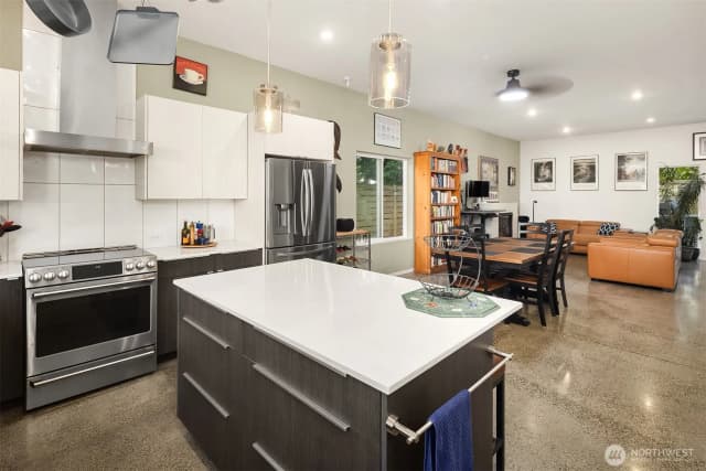 Property photo for 2602 S Ferdinand Street, Seattle photo 4