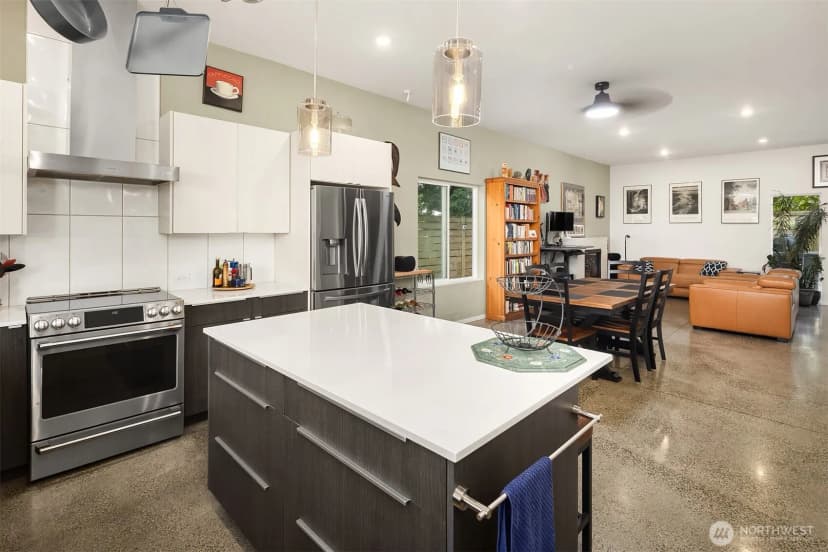 Property photo for 2602 S Ferdinand Street, Seattle photo 4