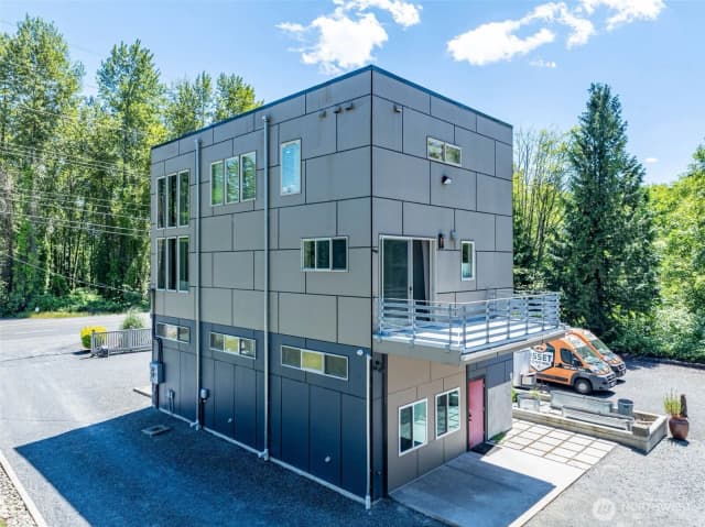 Property photo for 17310 State Route 9 Se, Snohomish photo 4