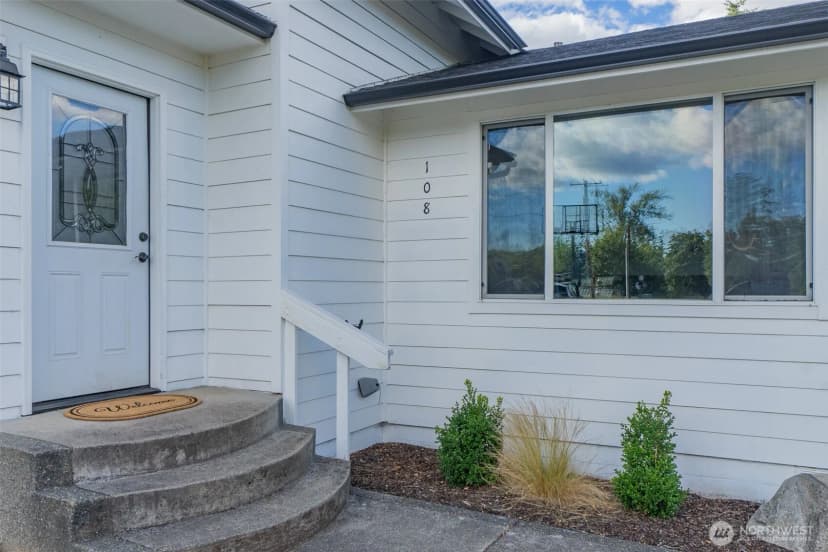 Property photo for 108 Sw Campbell Street, Winlock photo 3