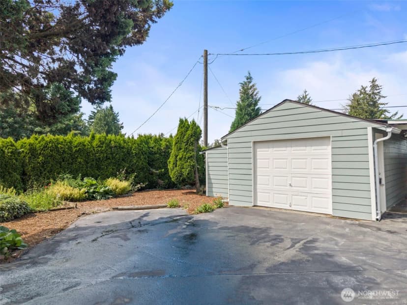 Property photo for 7056 S 128th Street, Seattle photo 23