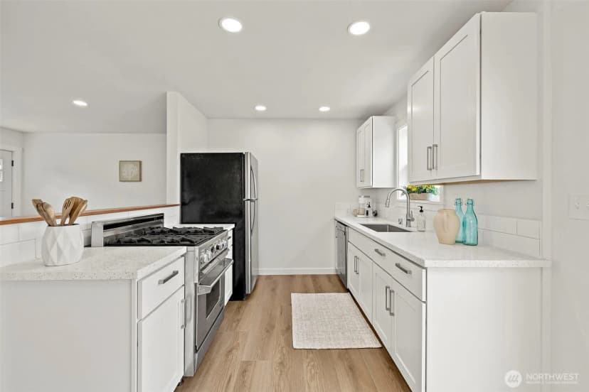 Property photo for 7056 S 128th Street, Seattle photo 11