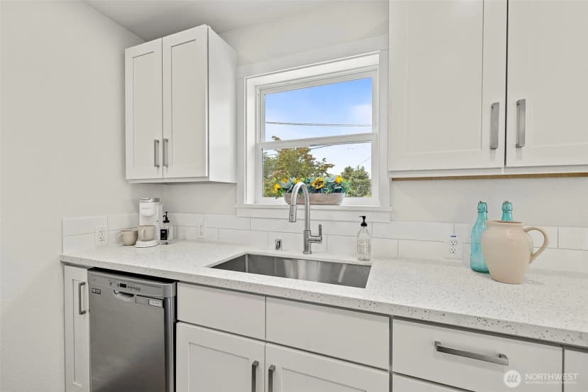 Property photo for 7056 S 128th Street, Seattle photo 14