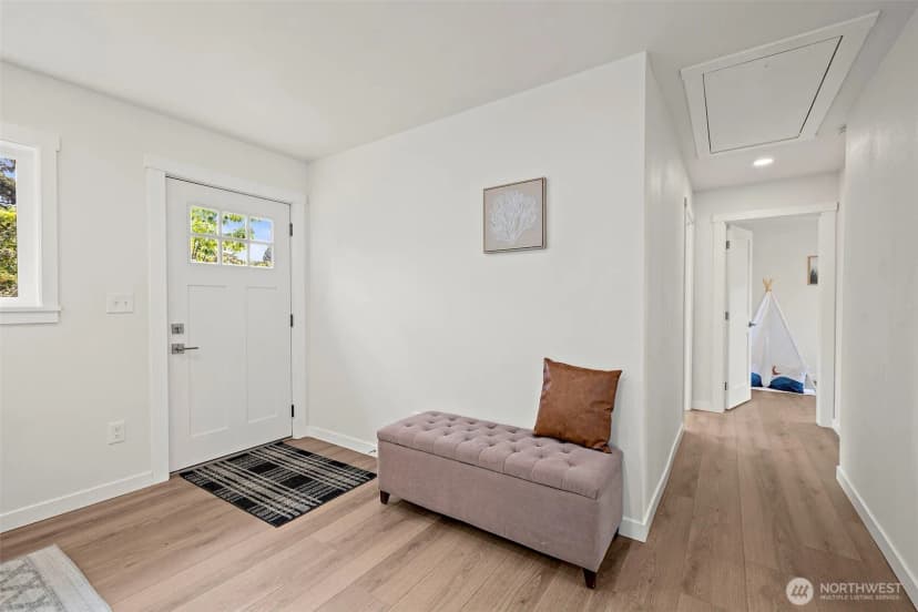 Property photo for 7056 S 128th Street, Seattle photo 4