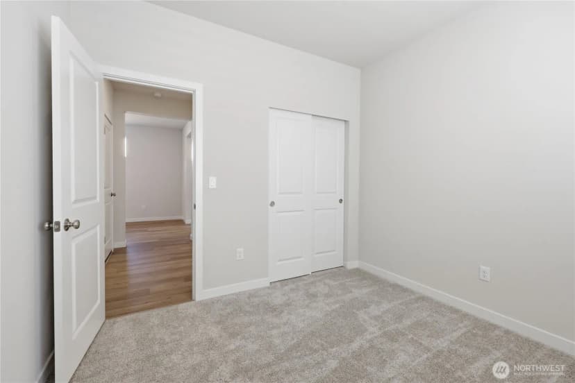 Property photo for 3974 Mccormick Village Drive, Bremerton photo 5