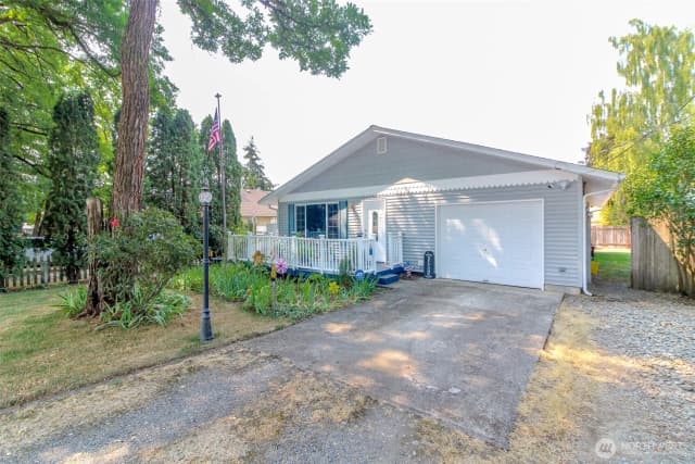 Property photo for 10035 Grove Road Se, Yelm photo 3