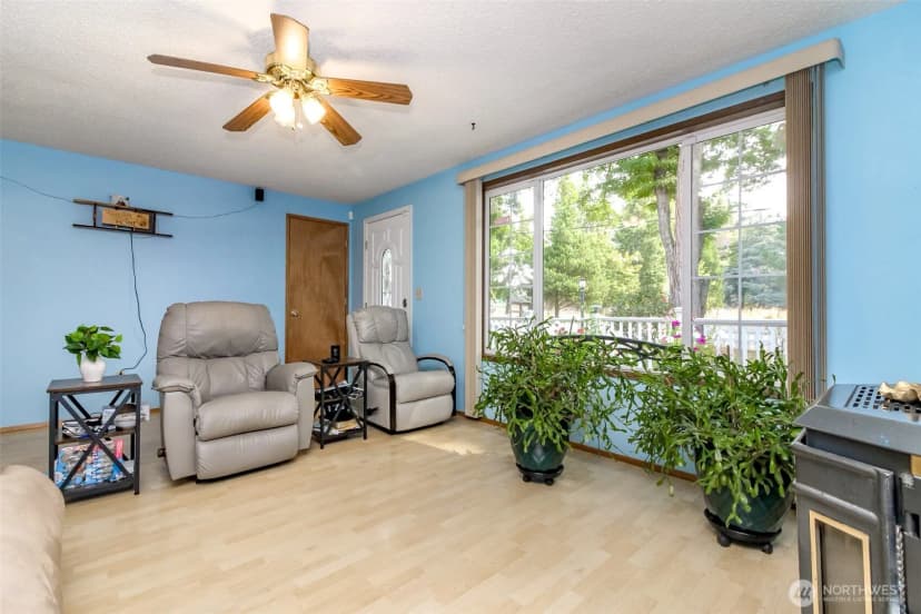 Property photo for 10035 Grove Road Se, Yelm photo 11