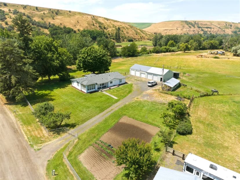 Property photo for 110 Baileysburg Road, Dayton
