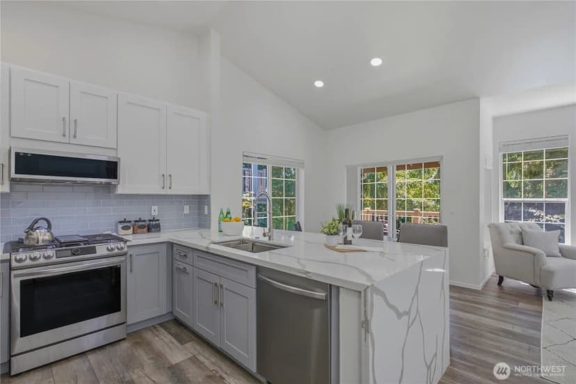 Property photo for 18585 Ne 57th Street, Redmond photo 3