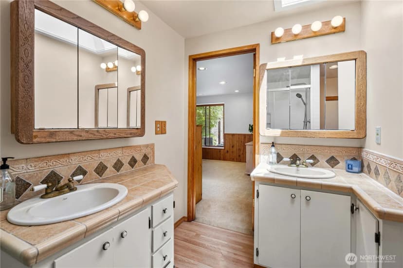 Property photo for 30225 5th Avenue S, Federal Way photo 16