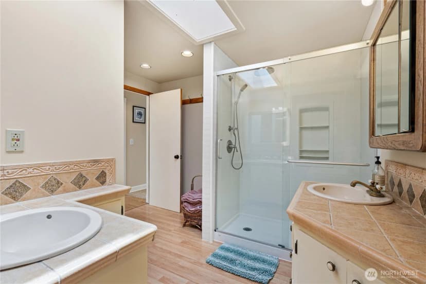 Property photo for 30225 5th Avenue S, Federal Way photo 18
