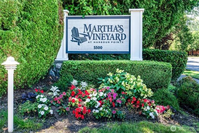 Property photo for 5500 Harbour Pointe Boulevard #t102, Mukilteo photo 4
