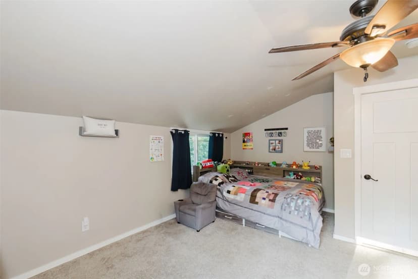 Property photo for 8022 Long Lake Road Se, Port Orchard photo 19