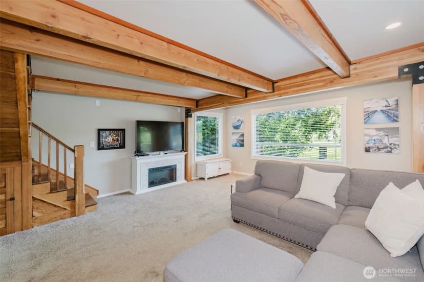 Property photo for 8022 Long Lake Road Se, Port Orchard photo 13