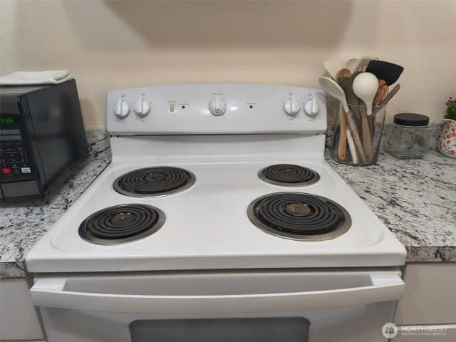 Property photo for 15415 35th Avenue W #e201, Lynnwood photo 3