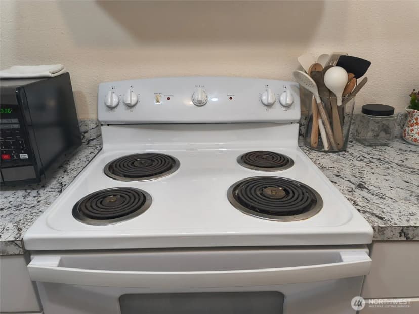 Property photo for 15415 35th Avenue W #e201, Lynnwood photo 3