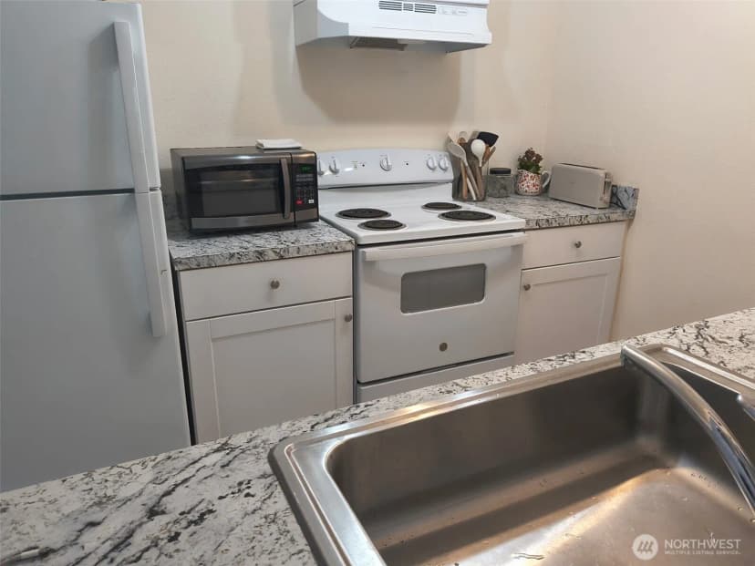 Property photo for 15415 35th Avenue W #e201, Lynnwood photo 6