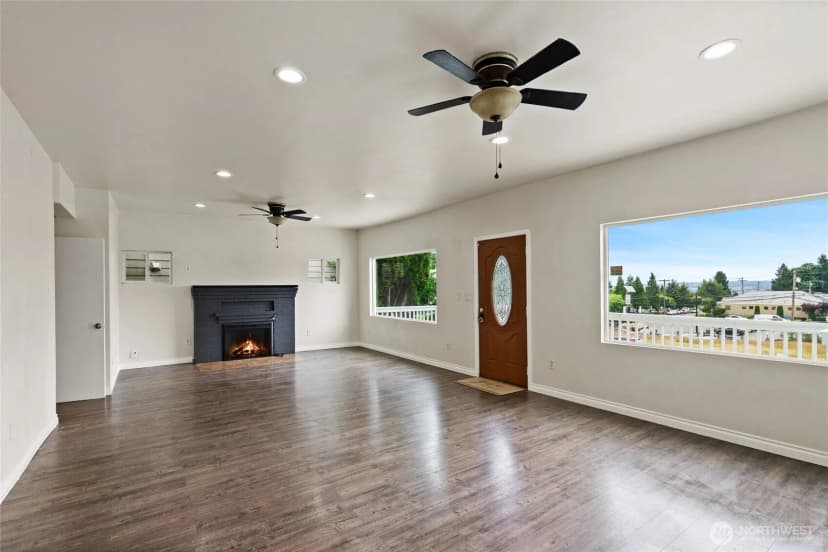 Property photo for 4012 Rucker Avenue, Everett photo 4