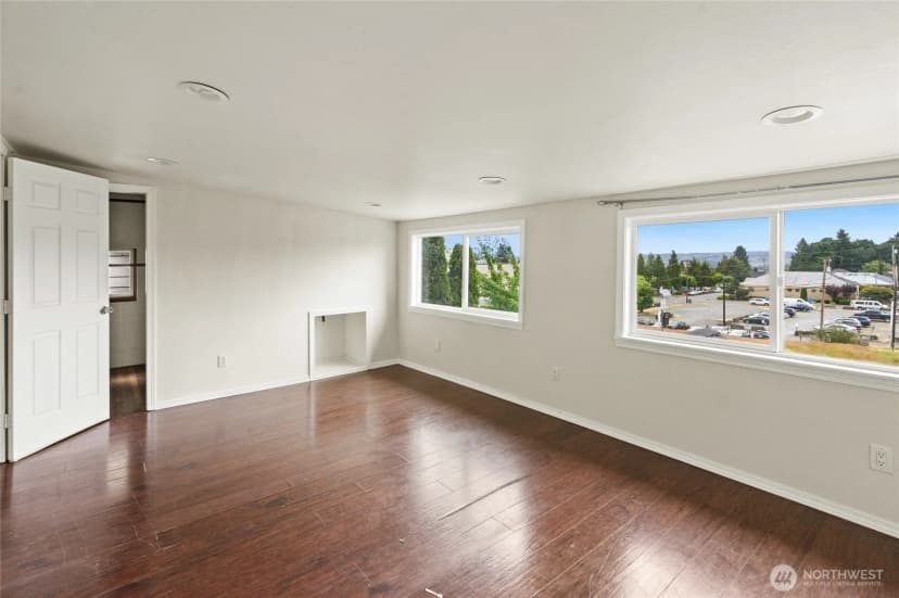 Property photo for 4012 Rucker Avenue, Everett photo 11