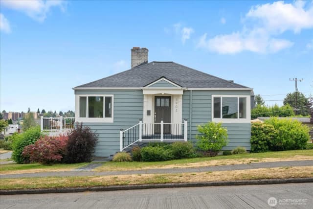 Property photo for 3903 Sw Dakota Street, Seattle photo 2