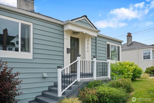 Property photo for 3903 Sw Dakota Street, Seattle photo 5