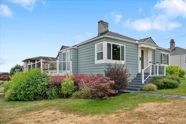 Property photo for 3903 Sw Dakota Street, Seattle photo 4