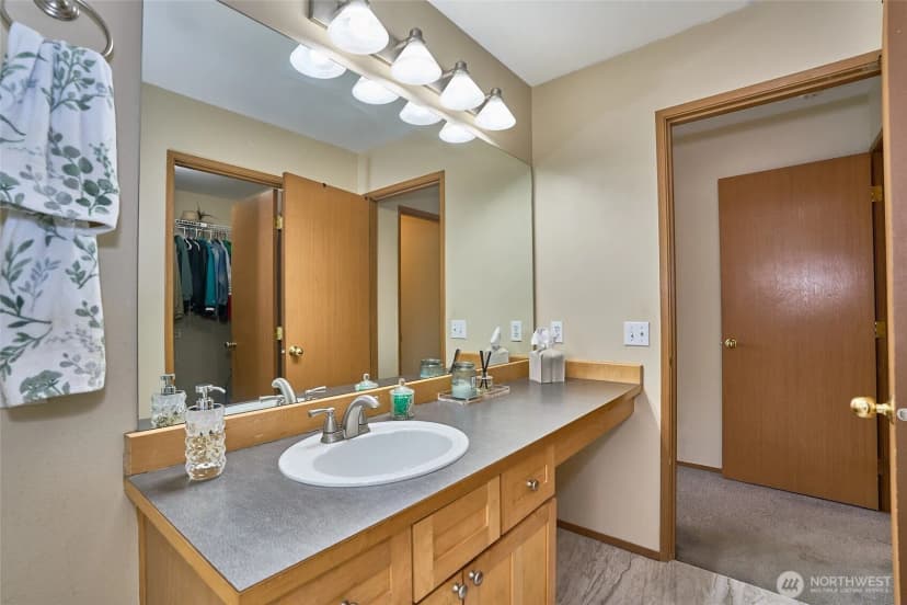 Property photo for 24131 235th Avenue Se, Maple Valley photo 29