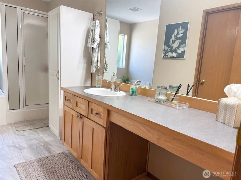 Property photo for 24131 235th Avenue Se, Maple Valley photo 28